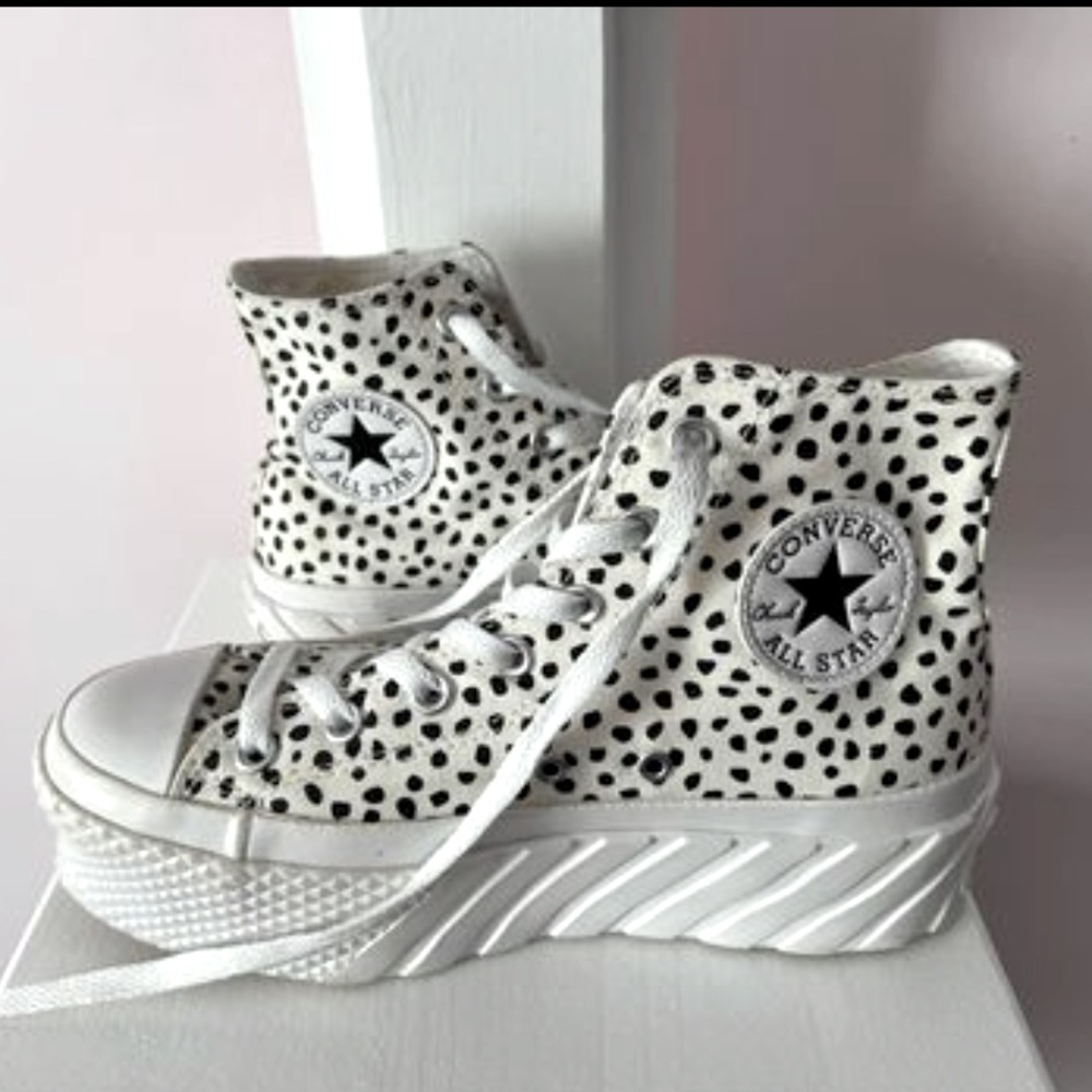 Polka dot platform converse